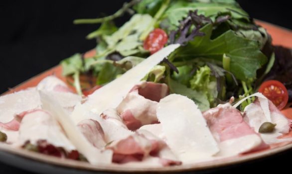 Ensalada Piemontese con Vitello Tonnato