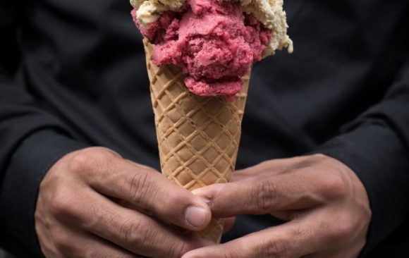 Helados artesanales hechos con productos 100% naturales