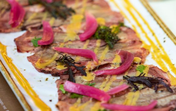 Carpaccio de lengua ahumada